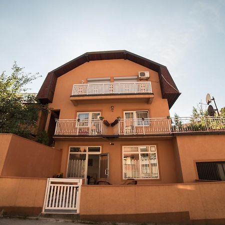 Apartman Hitno 투즐라 외부 사진